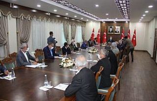 Diyarbakır Valisi Karaloğlu, esnaf oda başkanları...