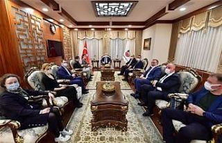 Diyarbakır Valisi Karaloğlu Rus heyet ile görüştü
