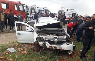 Diyarbakır’da otomobil takla attı: 1 ölü, 1’i...
