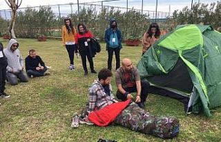 Doğada yaşayıp zor şartlarda hayatta kalmayı...