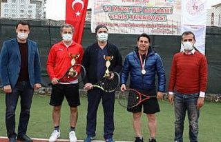 Doktor ve kadınlara özel tenis turnuvası yapıldı