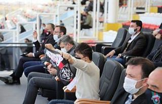 Down Sendromlu genç, maçı özel izinle vali koltuğunda...