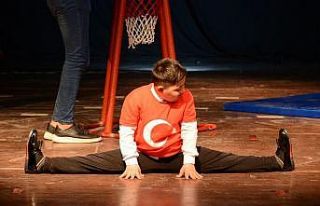 Down Sendromlu ve otizmli çocuklardan eğlenceli...