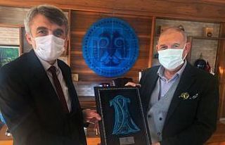 DPÜ’nün başarılı öğrencilerine burs desteği