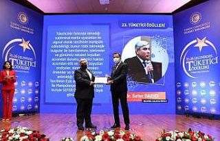 Dr. Sefer Darıcı’ya ödül