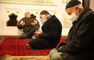 Elazığ’da 65 yaş üstünün sabah namazı mutluluğu