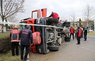 Elazığ’da itfaiye aracı ile otomobil çarpıştı:...