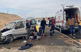 Elazığ’da trafik kazası: 4’ü çocuk 8 yaralı