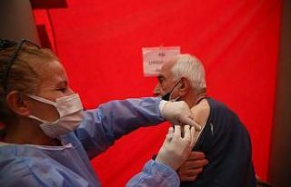 Elazığ’da vatandaşa aşı kolaylığı, meydana...