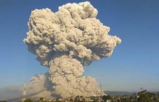 Endonezya’da Sinabung Yanardağı’nda patlama