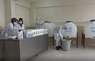 Erciş’teki öğrenciler 110 ton dezenfektan üreterek...