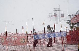 Erciyes Kayak Merkezi’nde kar kalınlığı 1 metreye...