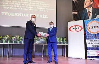 Erdemir’den tablet bağışı