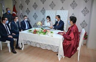 Ergani kayyumu, genç çiftin nikahını kıydı