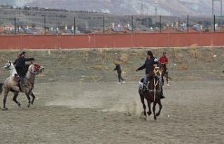Erzincan’da atlı cirit heyecanı başladı