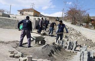 Erzincan’da yol ve kaldırımlarda bakım onarım...
