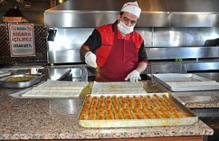 Erzurum coğrafi işaretli ürünlerine pekmezli baklavayı...