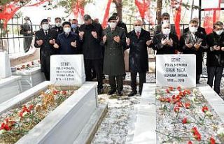 Erzurum Şehitliğinde 18 Mart töreni