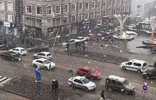 Erzurum’da kar yağışı etkili oldu
