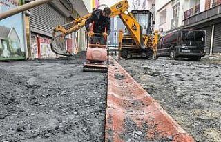 Esenyurt’ya yollar yenilenmeye devam ediyor