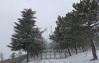 Eskişehir’de yüksek kesimlere kar yağdı