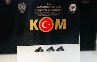 Evde kaçak medikal ürünler bulunduran şahıs yakalandı