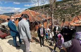 Evi yanan aileye yardım eli