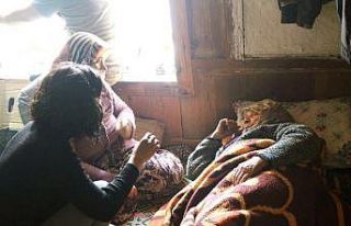 Evi yanan Emine teyzeye yardım eli