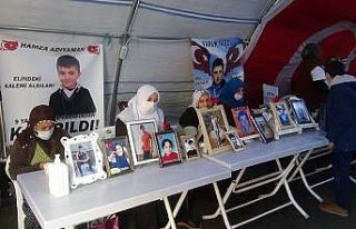 Evlat nöbetindeki anneden kızına teslim ol çağrısı