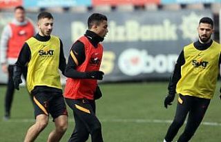 Feghouli kamp kadrosuna dahil edildi