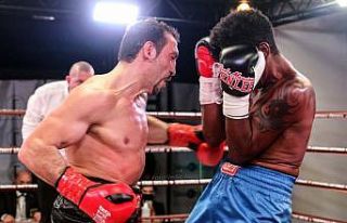 Fırat Arslan nakavtla döndü