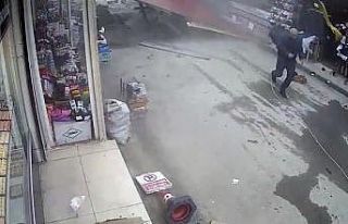 Fırtınanın uçurduğu çatının altında kalmaktan...