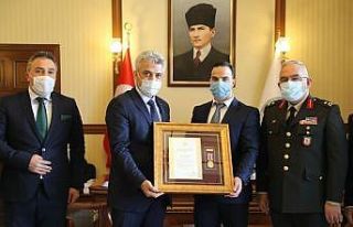 Gazi Ufuk Ağaç’a Devlet Övünç Madalyası ve...