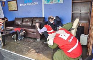 Gaziosmanpaşalılar uygulamalı eğitimlerle depreme...