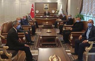 Gerger’in muhtarları Vali Çuhadar ile görüştü