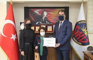 GKV Özel Okulları’nda başarılı öğrencilere...