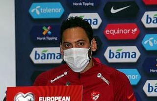 Hakan Çalhanoğlu: "Ibrahimovic ile Burak Yılmaz’ı...