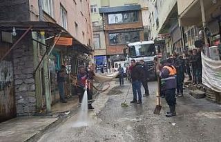 Hakkari Belediyesi ekipleri kirliliğe geçit vermiyor