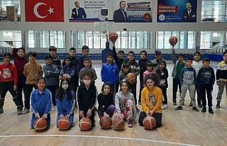 Hakkari Belediyesinin kurslarına büyük ilgi