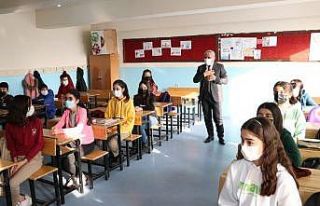Hakkari’de 379 okulda yüz yüze eğitim başladı
