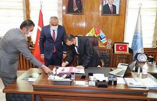 Hakkari’de halk pazarı yapımı için protokol...