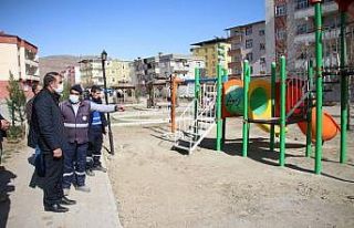 Hani Belediyesi, baharın gelişiyle park, bahçe...