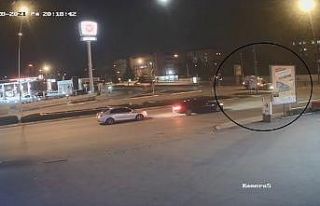 Hasta taşıyan ambulans ve otomobilin karıştığı...