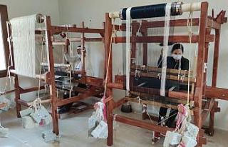 Hatay’da 25 kadın ipek dokuma kursunda meslek öğreniyor