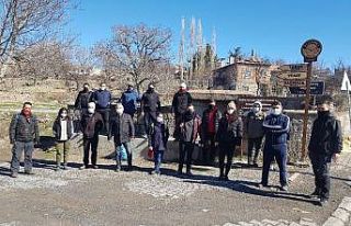 Hem sağlık için yürüdüler hem de çevreyi temizlediler