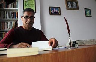 Hem şair hem polis memuru