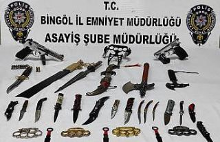 Hepsi bir evden çıktı, çeşit çeşit suç aletleri...