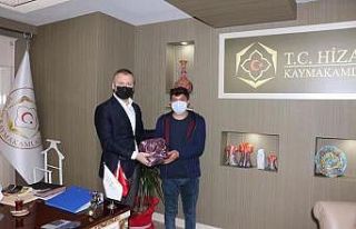 Hizan Kaymakamı Yelek, bilgi yarışmasında birinci...