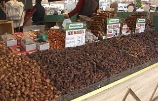 Hurmalar tezgahları süsledi