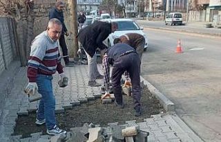Iğdır’da deforme olan parke taşları onarılıyor